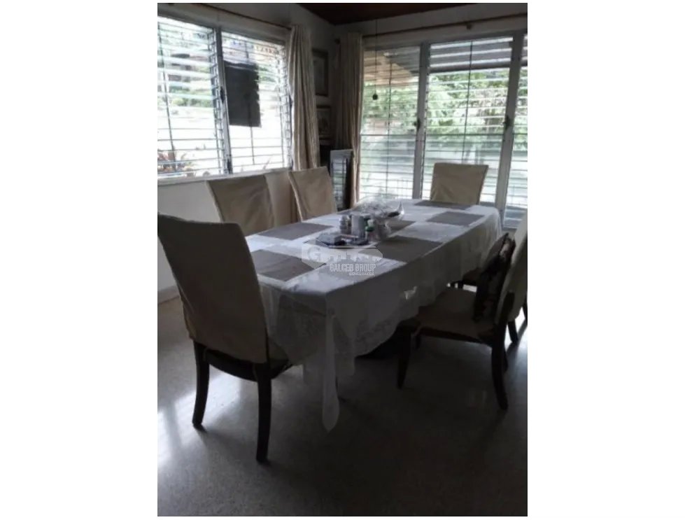 SE VENDE AMPLIA CASA BETANIA 244 m2 BALCON