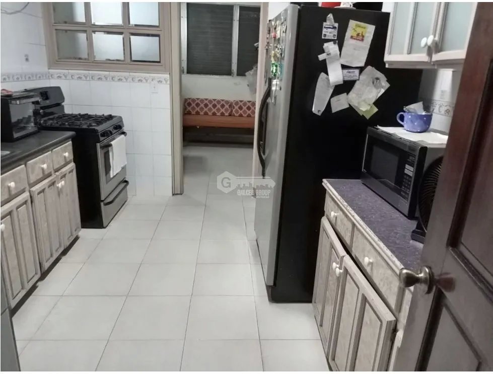 SE VENDE AMPLIA CASA BETANIA 244 m2 BALCON