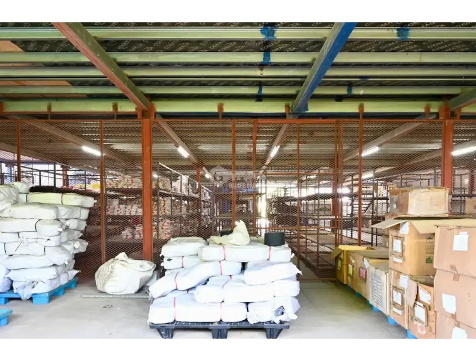 BODEGA / 12 DE OCTUBRE / 1990M2 / CÓDIGO C-2 / GALERAS / OFICINAS