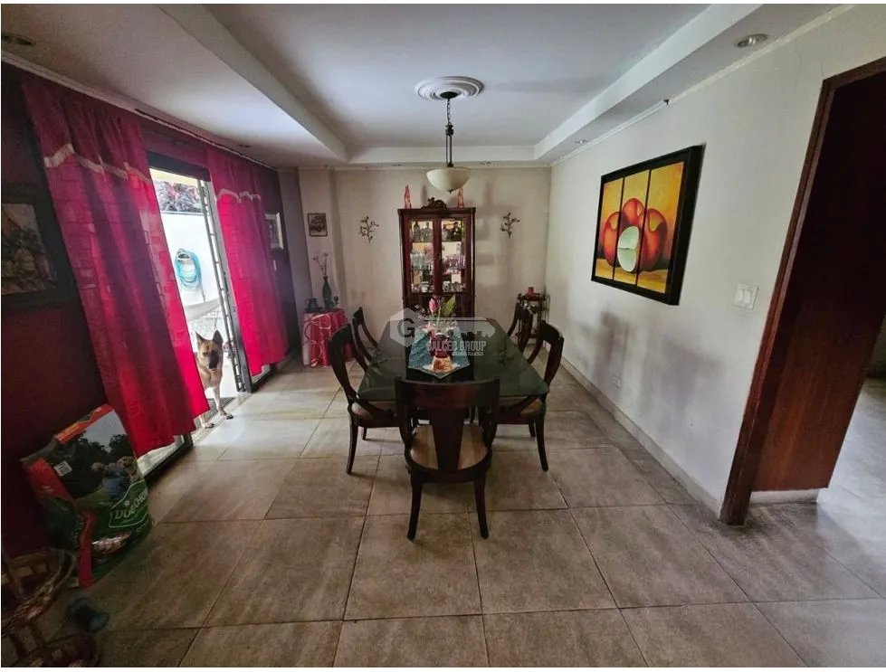 VILLA ZAITA / 2 NIVELES / 1250 M2 / 5 HABITACION / DEPOSITO / TERRAZA