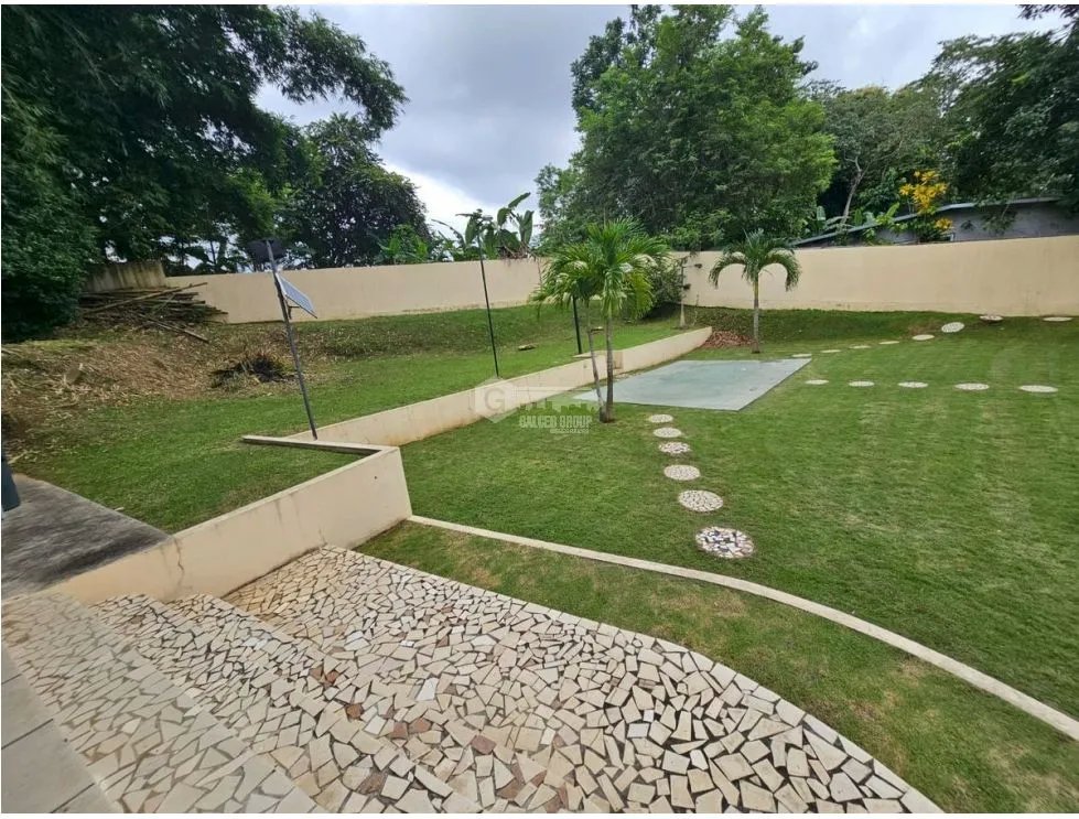 VILLA ZAITA / 2 NIVELES / 1250 M2 / 5 HABITACION / DEPOSITO / TERRAZA