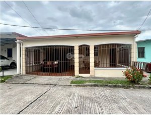 Single Family House for sale in Villa Lu...
