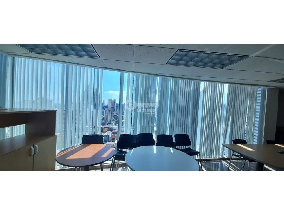 SE ALQUILA OFICINA EN CALLE 50 TORRE GLOBAL BANK DE 420M AMOBLADA