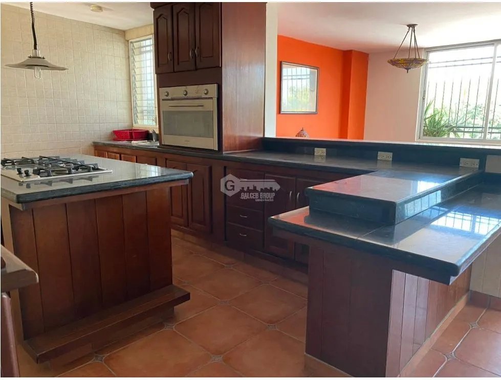 SE VENDE CASA EN VILLA DE LAS FUENTES DE 473M  2 NIVELES CON JACUZZI