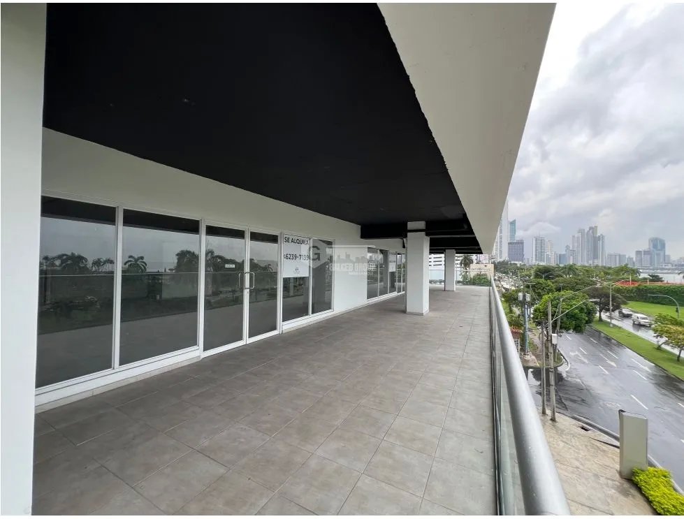 SE VENDE LOCAL COMERCIAL EN THE SANDS EN AV. BALBOA 85 M2