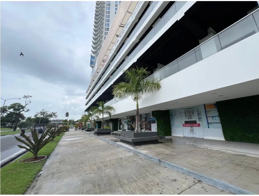 SE VENDE LOCAL COMERCIAL EN THE SANDS EN AV. BALBOA 135 M2