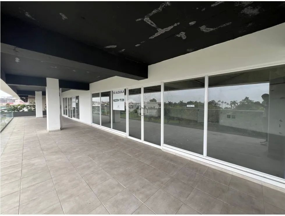 SE VENDE LOCAL COMERCIAL EN THE SANDS EN AV. BALBOA 135 M2