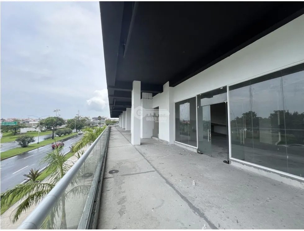 LOCAL COMERCIAL / THE SANDS / AV. BALBOA / 135 M2 / VACIO