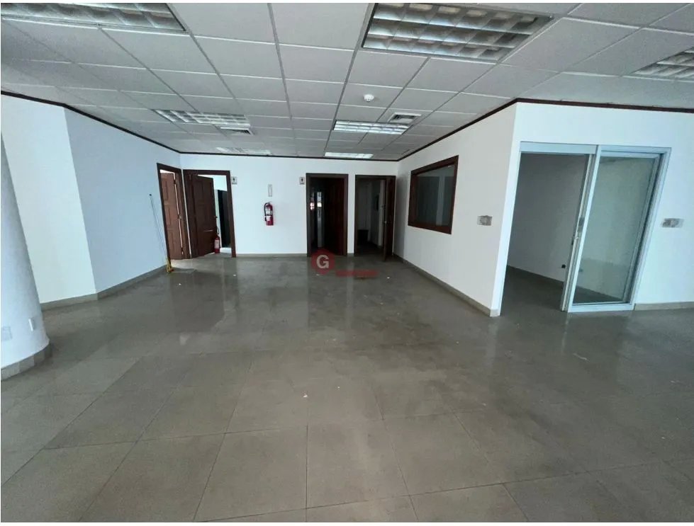 SE ALQUILA OFICINA EN TORRE PLAZA BANCO GENERAL CON VISTA AL MAR