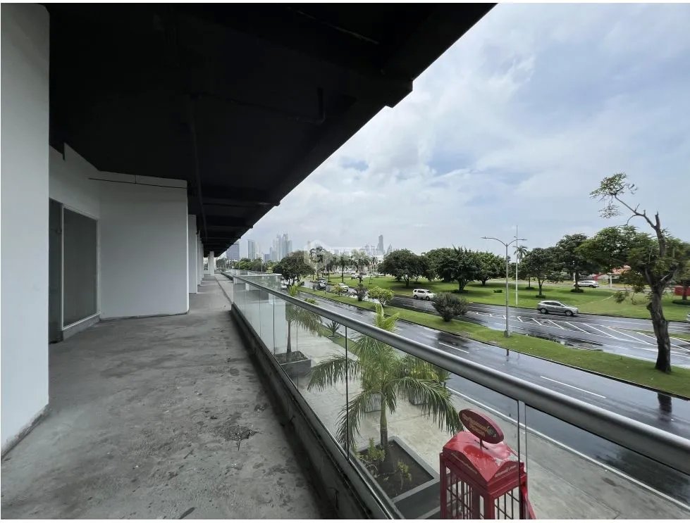 Commercial Space for sale in Bella Vista