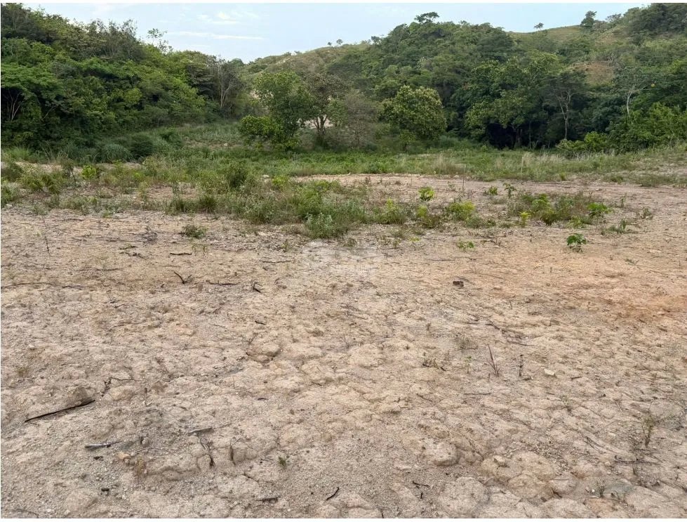 SE VENDE TERRENO EN CHAME 804 M2 LOTE PLANO VIA A LA LAGUNA