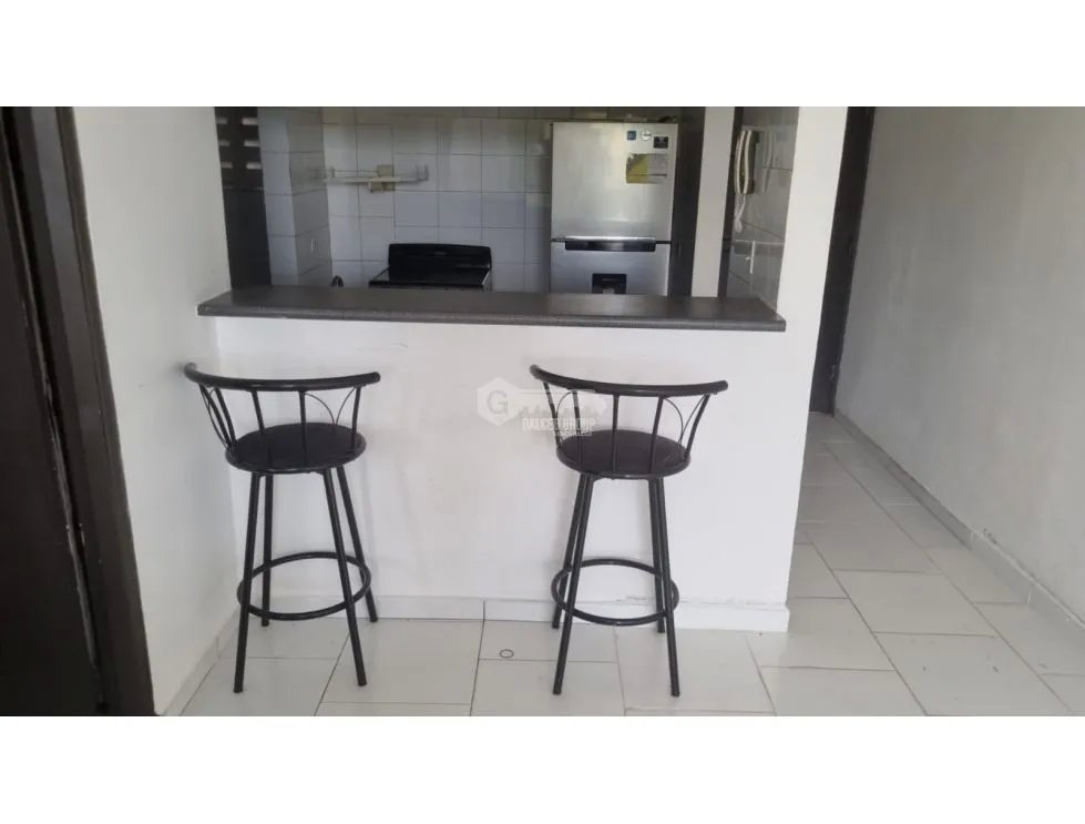 SE ALQUILA ACOGEDOR APARTAMENTO AMOBLADO FRENTE AL PARQUE OMAR