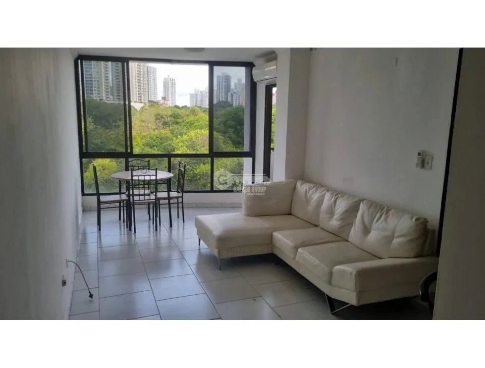 SE ALQUILA ACOGEDOR APARTAMENTO AMOBLADO FRENTE AL PARQUE OMAR