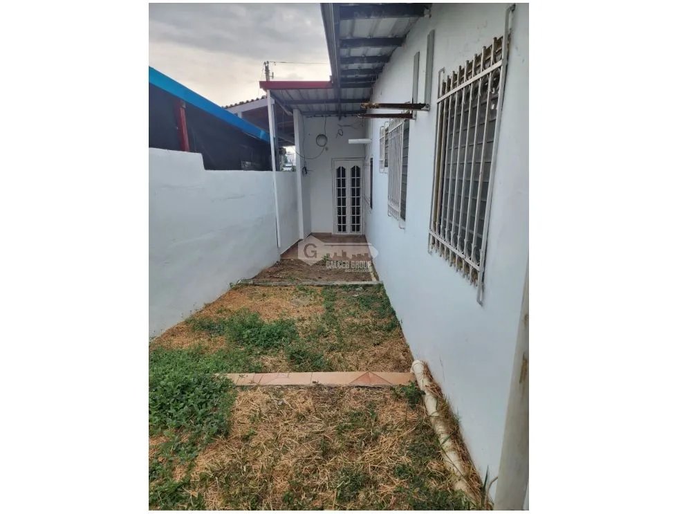 PUEBLO NUEVO / HATO PINTADO / 250 M2 / TERRAZA / BARRIADA LOS HARINOS