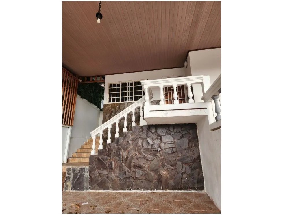PUEBLO NUEVO / HATO PINTADO / 250 M2 / TERRAZA / BARRIADA LOS HARINOS