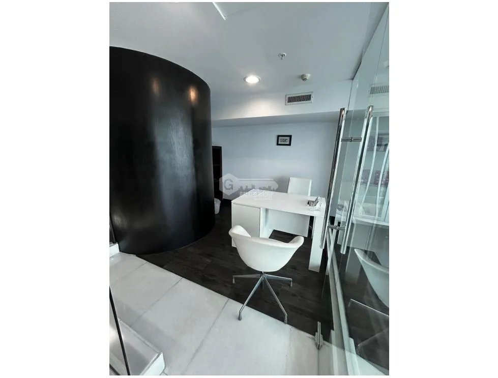 SE VENDE MODERNA OFICINA PREMIUN EN AV. BALBOA PH OCEANIA