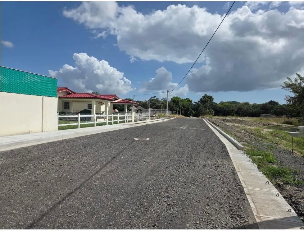 SE VENDE CASA A ESTRENAR CERCA DE LA PLAYA SANTA CLARA 601 M2