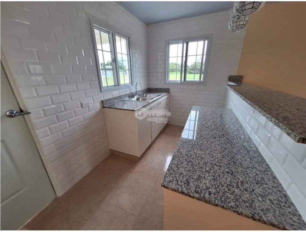 SE VENDE CASA A ESTRENAR CERCA DE LA PLAYA SANTA CLARA 601 M2