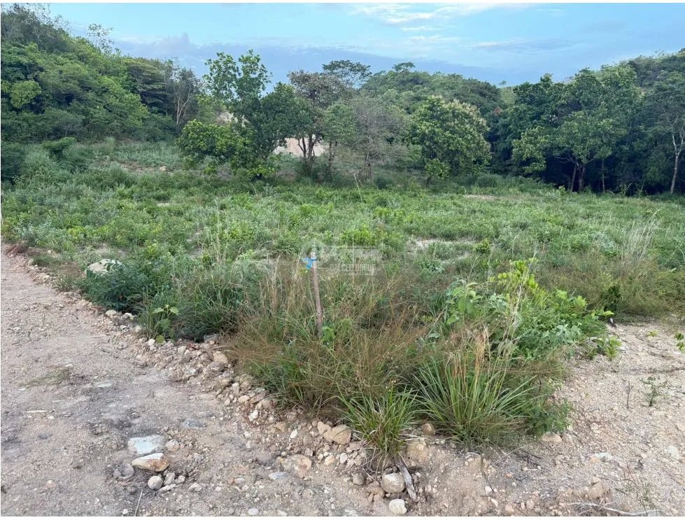 TERRENO / CHAME / EL CALVARIO / 594 M2 / LOTE PLANO