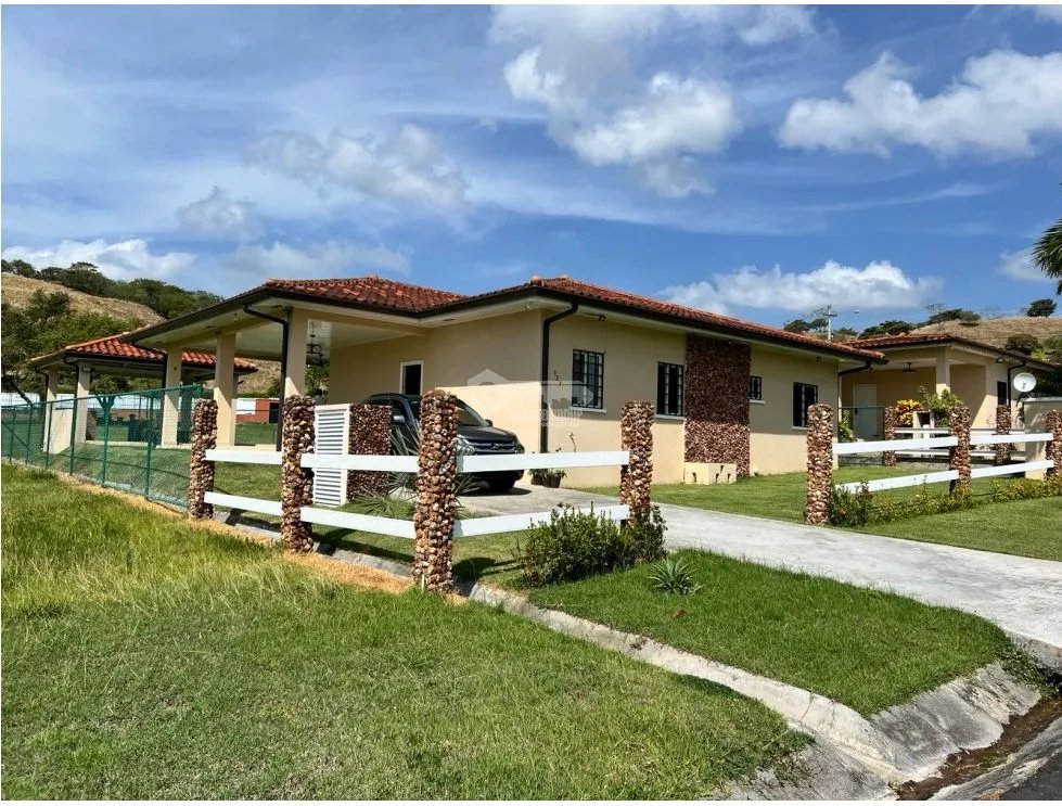 SE VENDE HERMOSA CASA DE PLAYA 381 M2 EN CHAME 3 HABITACIONES