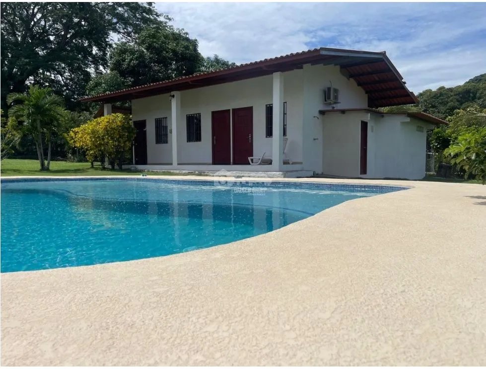 SANTA CLARA / 2,789 M2 / CON PISCINA / 5 HAB / A 3 MIN. DE LA PLAYA