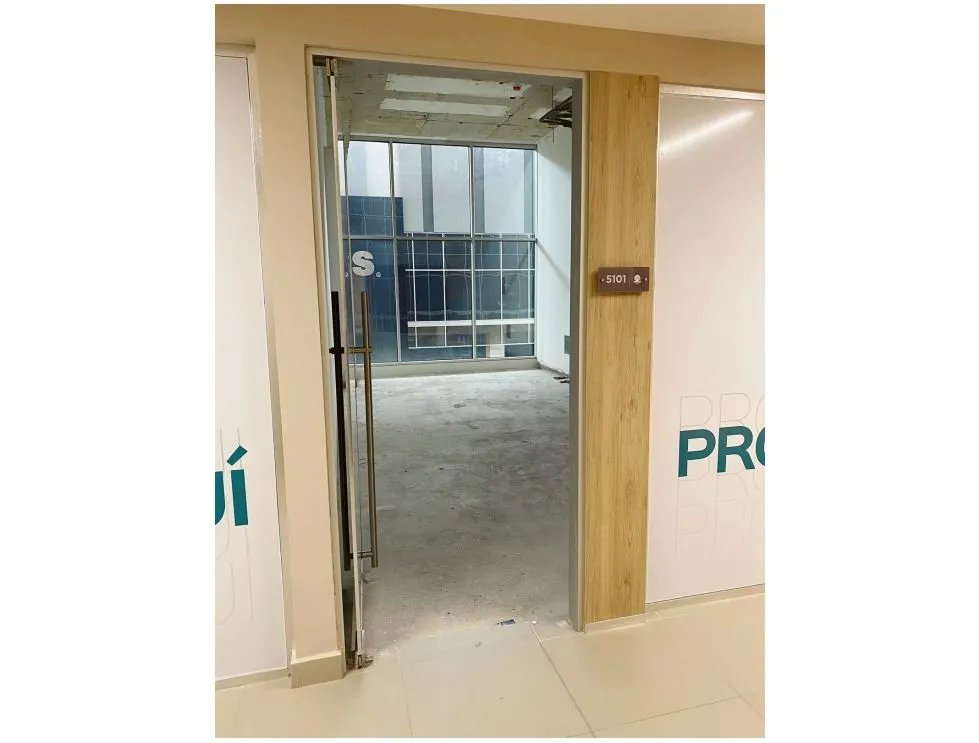 CONSULTORIO / COSTA DEL ESTE / TOWN CENTER / 33M2 / SIN DIVISIONES