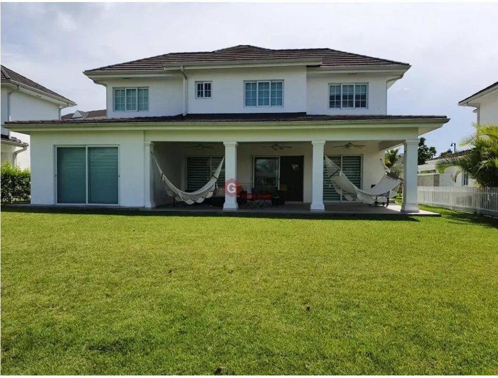 GRAN CASA DE PLAYA EN BIJAO / 5 HAB / 388m2 / GOLF / SEMI AMOBLADA