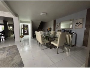 Single Family House for sale in El Bosqu...