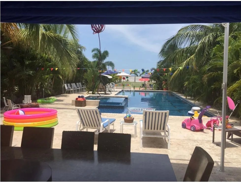 PLAYA BLANCA / 5 HABITACIONES / PISCINA PRIVADA / FRENTE AL MAR