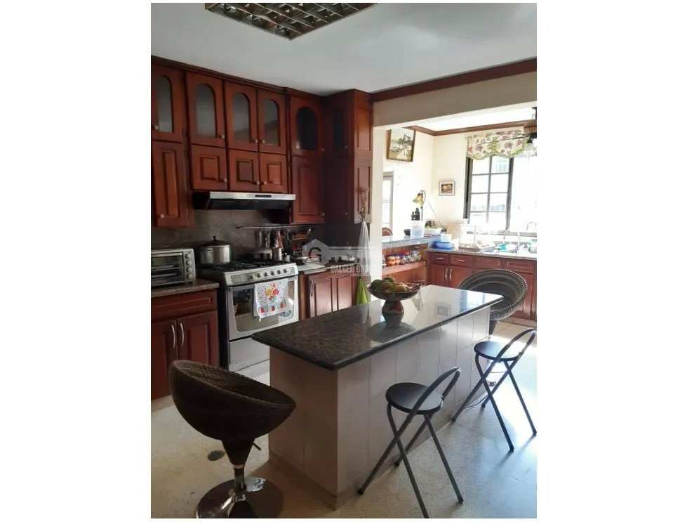 SAN FRANCISCO / VILLA LILLA / 570M2 / 2 NIVELES / TERRAZA / BALCON