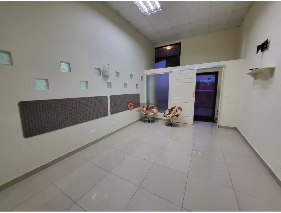 LOCAL COMERCIAL / CORONADO / THE VILLAGE MALL / 56m2 / PLANTA ALTA