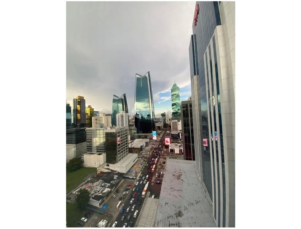 LUJOSA OFICINA / CALLE 50 / TORRE PBH / 622 M2 / A ESTRENAR / VACIA