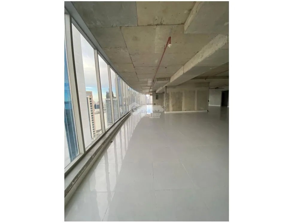 LUJOSA OFICINA / CALLE 50 / TORRE PBH / 622 M2 / A ESTRENAR / VACIA
