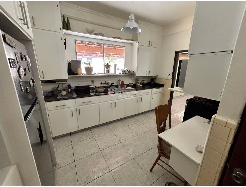 ALBROOK / CON PANELES SOLARES / 300m2 / 4 HABITACIONES / JARDIN