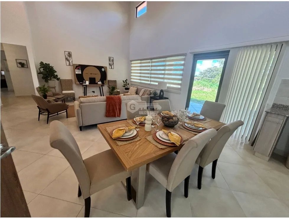 BOQUETE COUNTRY CLUB / 1704M2 / 2 HABITAC /  2 BAÑ / AMPLIO JARDIN