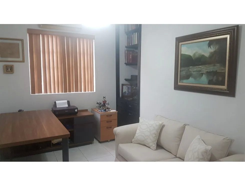 EL DORAL / CALLE 2 / 336m2 / 3 HABITACIONES / CON PISCINA