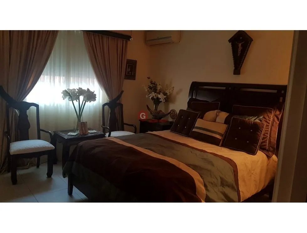 EL DORAL / CALLE 2 / 336m2 / 3 HABITACIONES / CON PISCINA