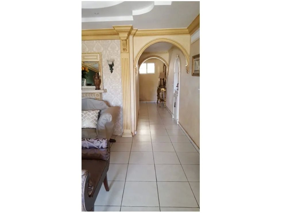 EL DORAL / CALLE 2 / 336m2 / 3 HABITACIONES / CON PISCINA