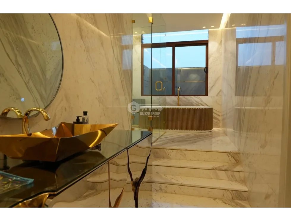 OCEAN REEF ISLAND / 1050M2 / 4 HABITACION/ LUJOSO / LINEA BLANCA