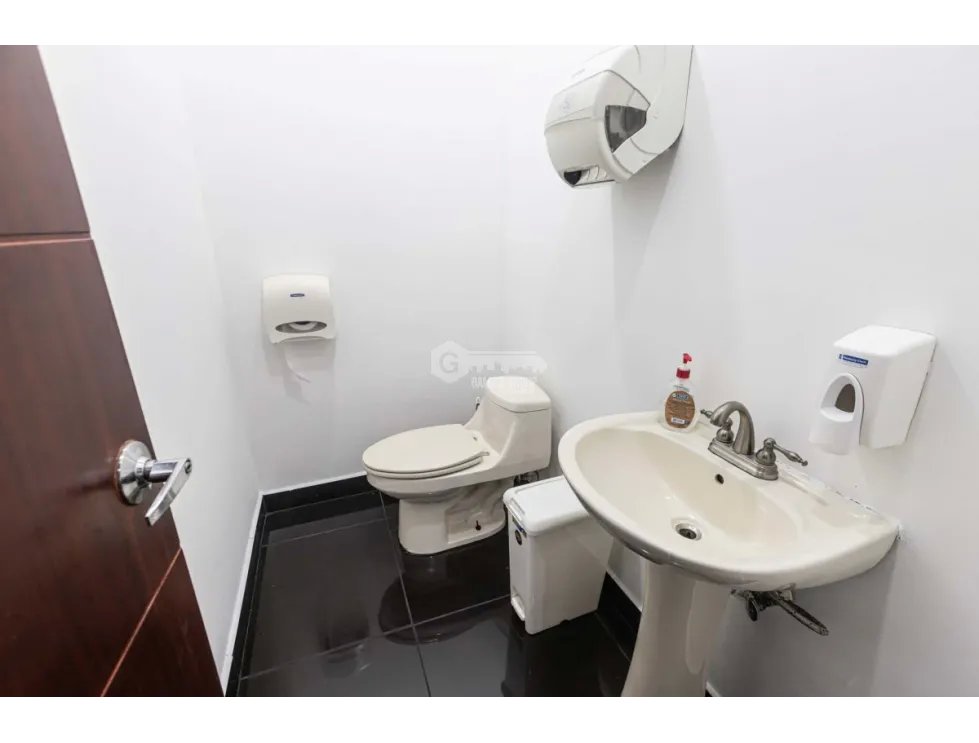 OFICINA / OBARRIO / PH OFFICE ONE / 110M2 / 5 ESPACIOS / AMOBLADA