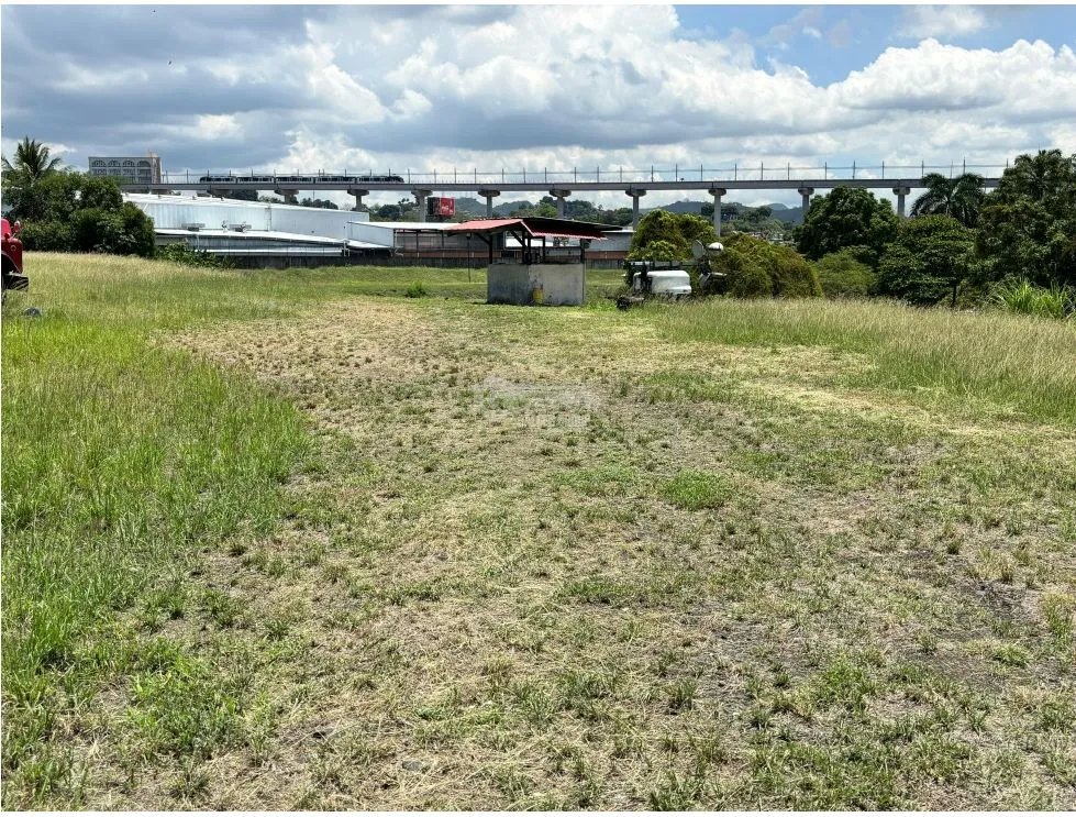 TERRENO PLANO / DOMINGO DÍAZ / 14041M / RM3-C2 / FRENTE AL METRO