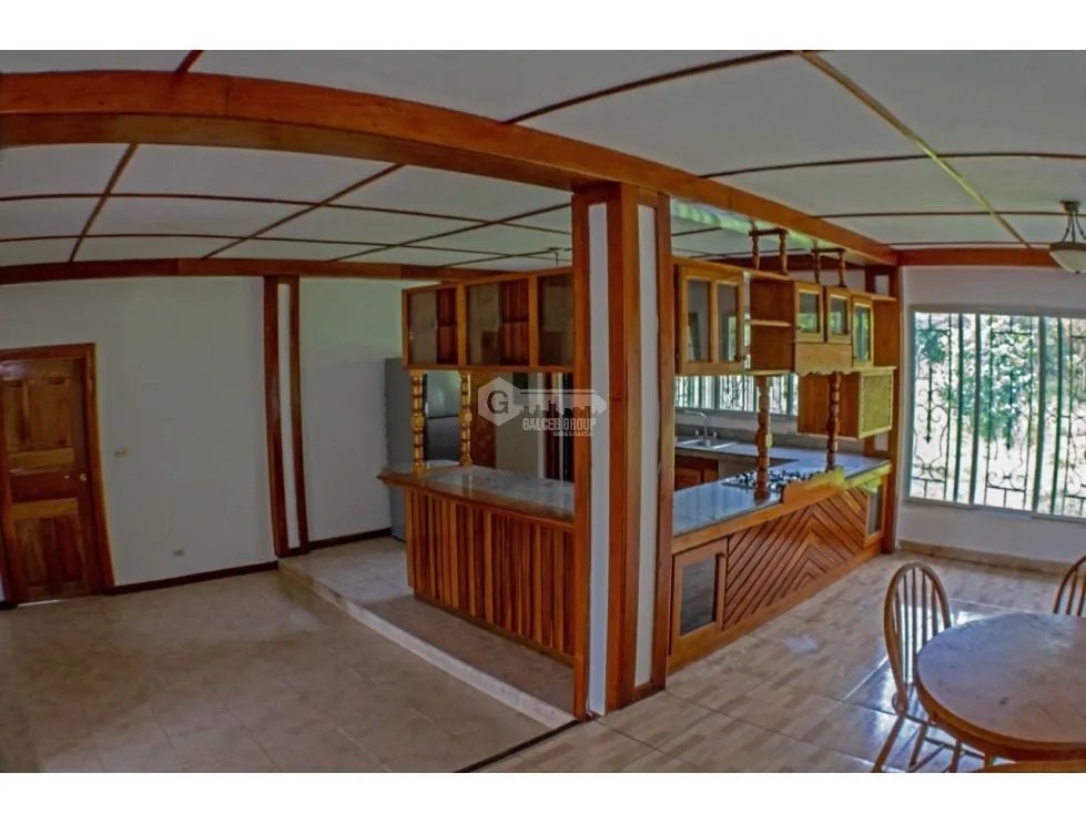BOQUETE / ALTO BOQUETE / 1800M2 / 3 HABITACION / TOTALMENTE CERCADA