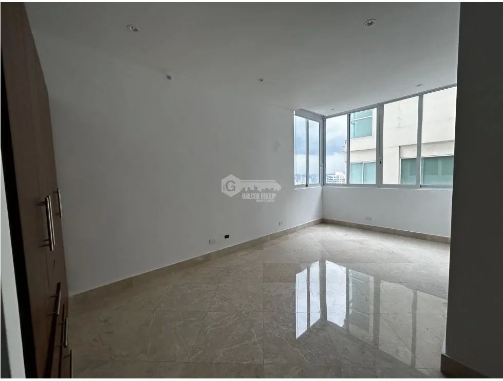 PUNTA PAITILLA / PH THE POINT / 500M2 / 4 HAB / LINEA BLANCA / BALCÓN