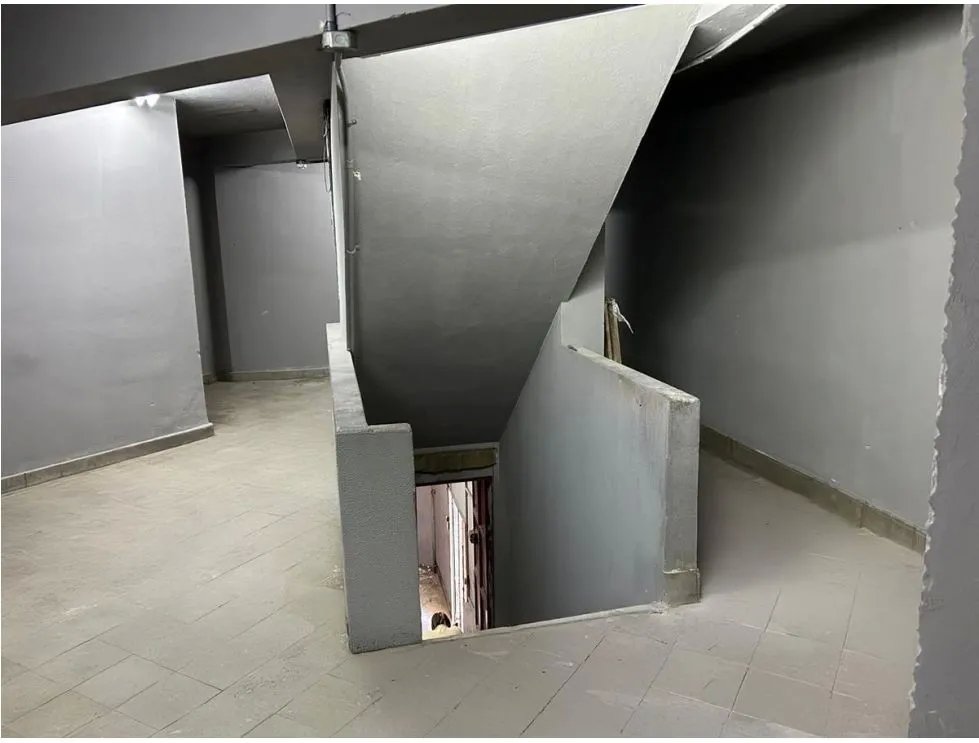 BODEGA / CALIDONIA / 930 M2 / MEZZANINE / OFICINA / ELEVADOR DE CARGA