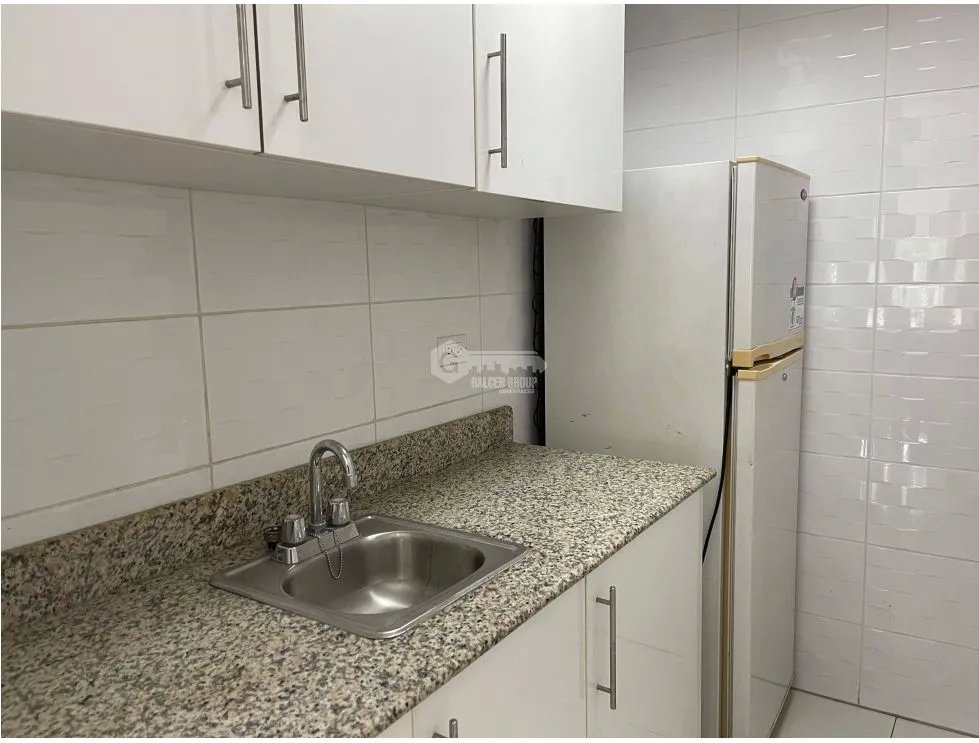 OFICINA / EL CANGREJO / PH NEO PLAZA / 75 M2 / 2 DIVISIONES / BALCON