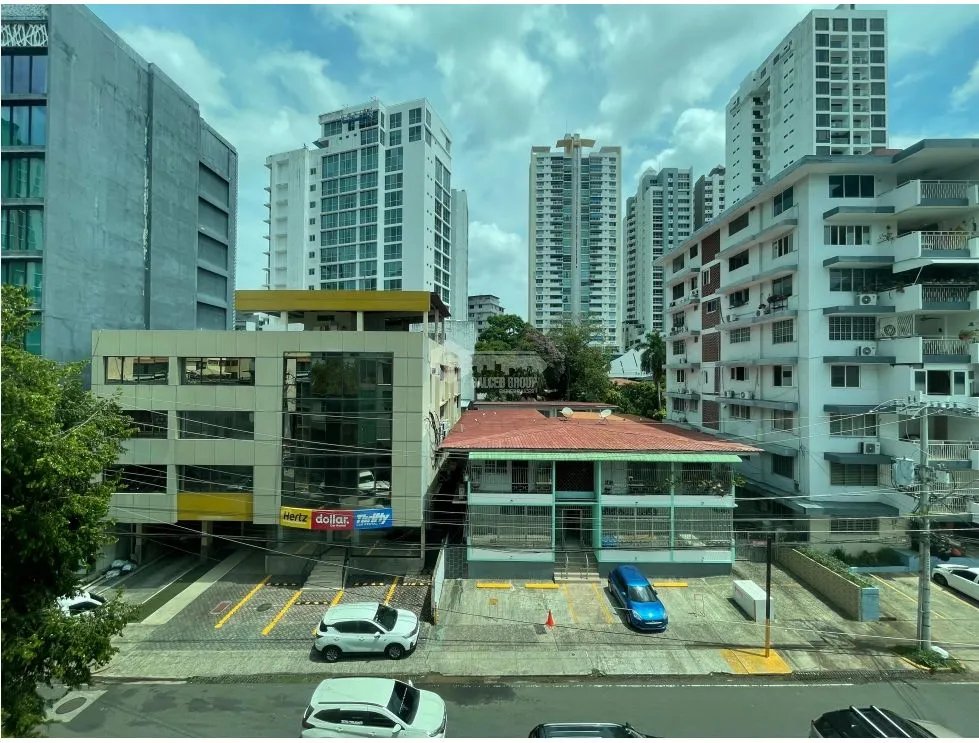 Office for rent in El Cangrejo