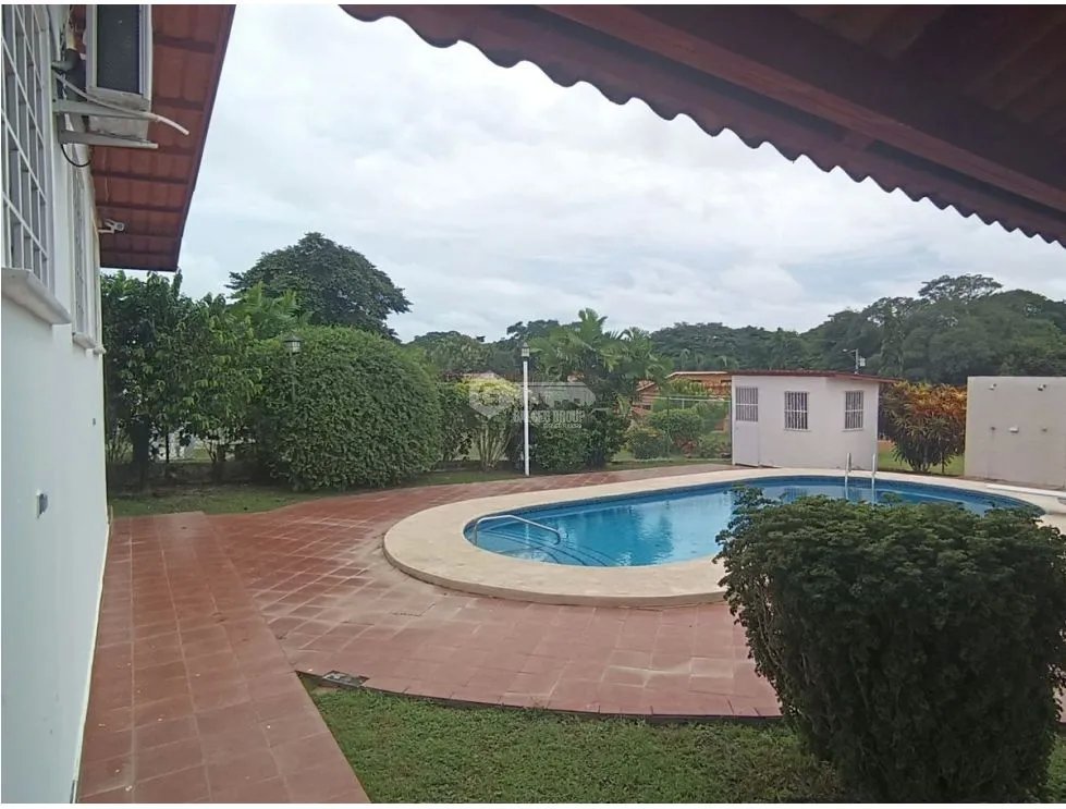 CHAME / VILLA CAMPESTRE / 1000 M2 / 4 HABITACIONES / PISCINA / TERRAZA