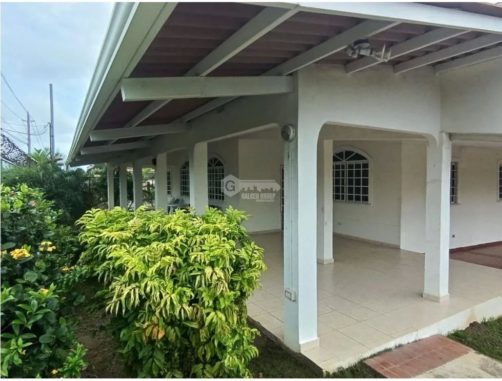 CHAME / VILLA CAMPESTRE / 1000 M2 / 4 HABITACIONES / PISCINA / TERRAZA