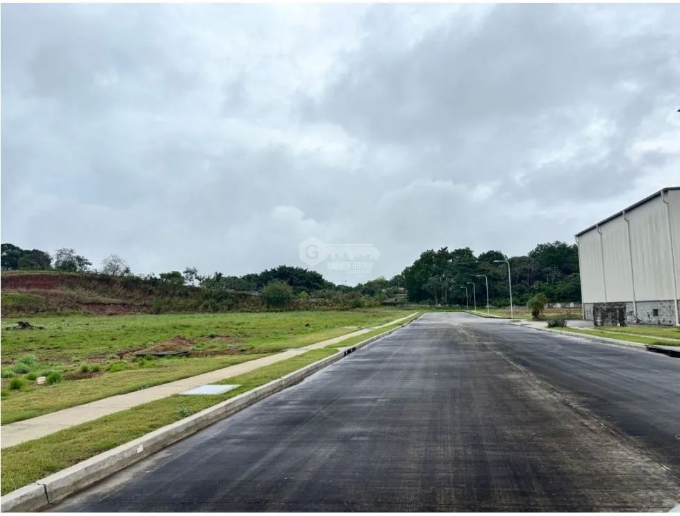TERRENO EN PARQUE INDUSTRIAL / TOCUMEN STORAGE COMPLEX / 2,500 M2