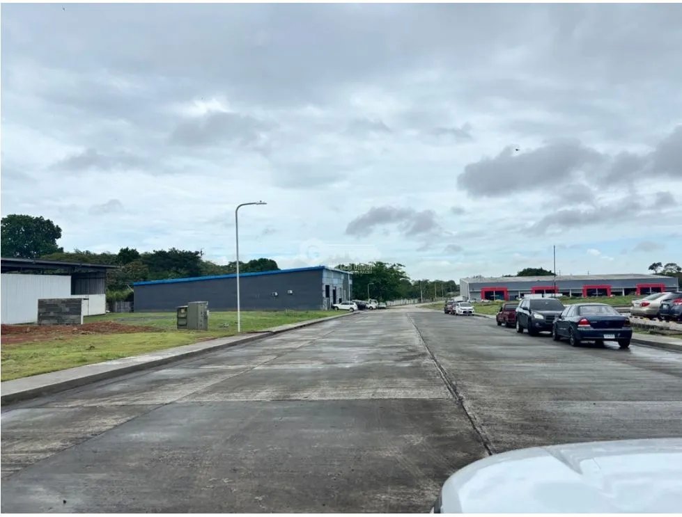 TERRENO EN PARQUE INDUSTRIAL / TOCUMEN STORAGE COMPLEX / 2,500 M2